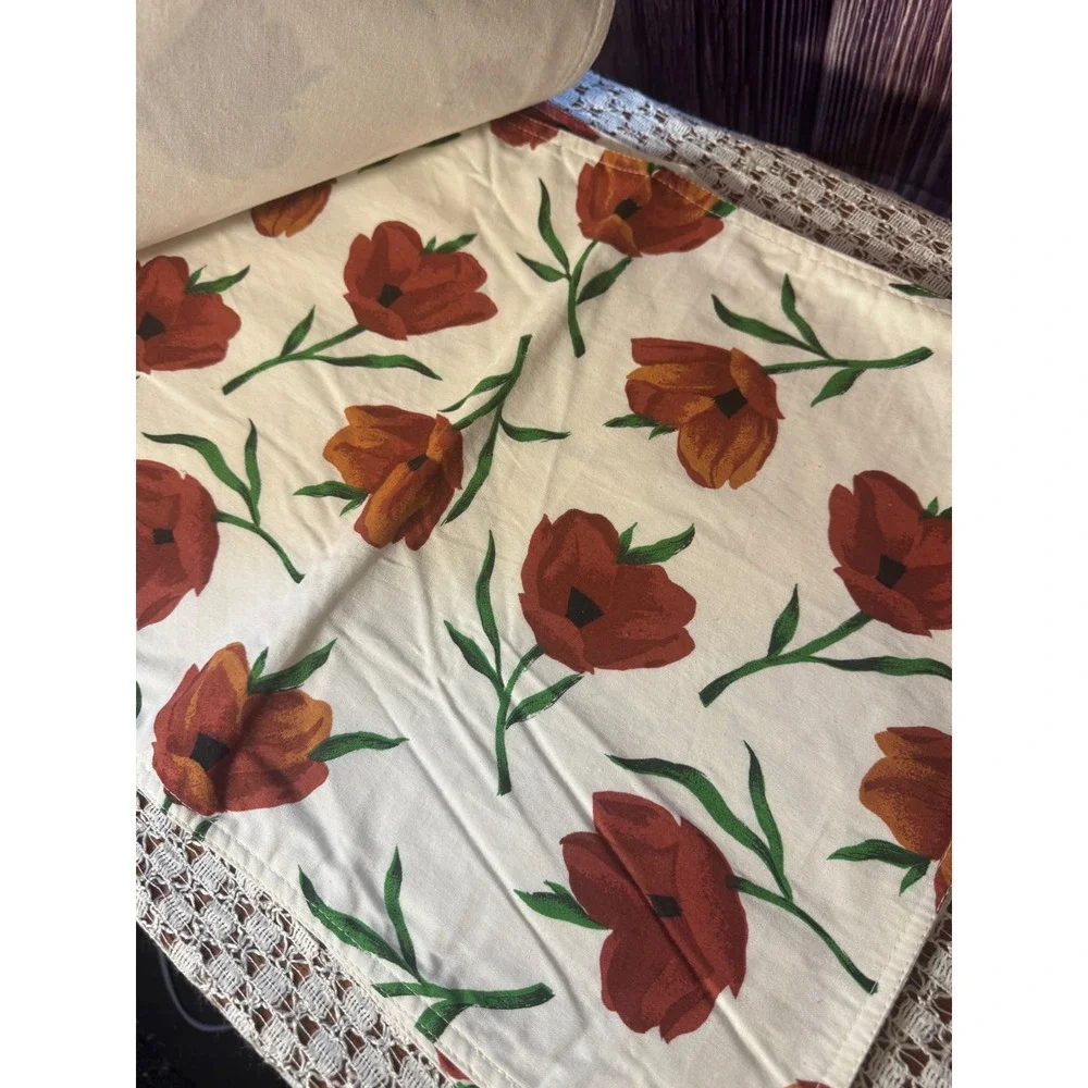 Pier 1 Imports 8 Placemats Home 14x20 Cream Red Scattered Poppi Floral Cotton